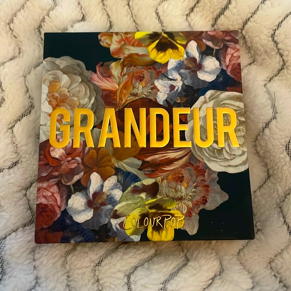 Colourpop - Grandeur eyeshadow palette